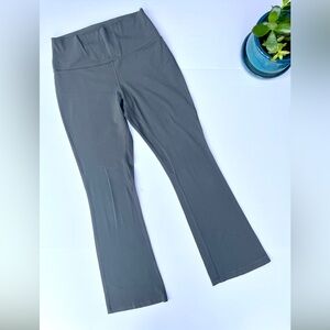 lululemon athletica Gray Boot Cut Short Leggings sz 10
